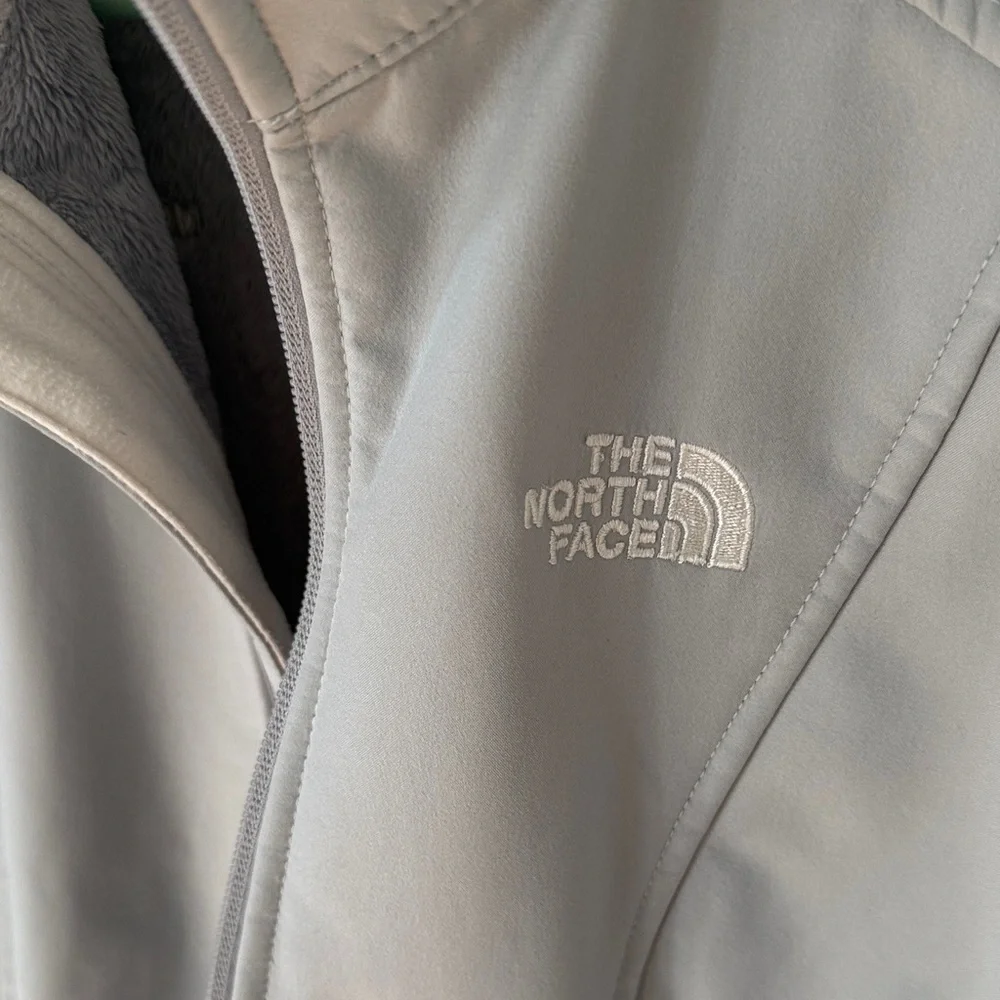 The North Face Women's Light Gray Jacket - Picture 3 of 7